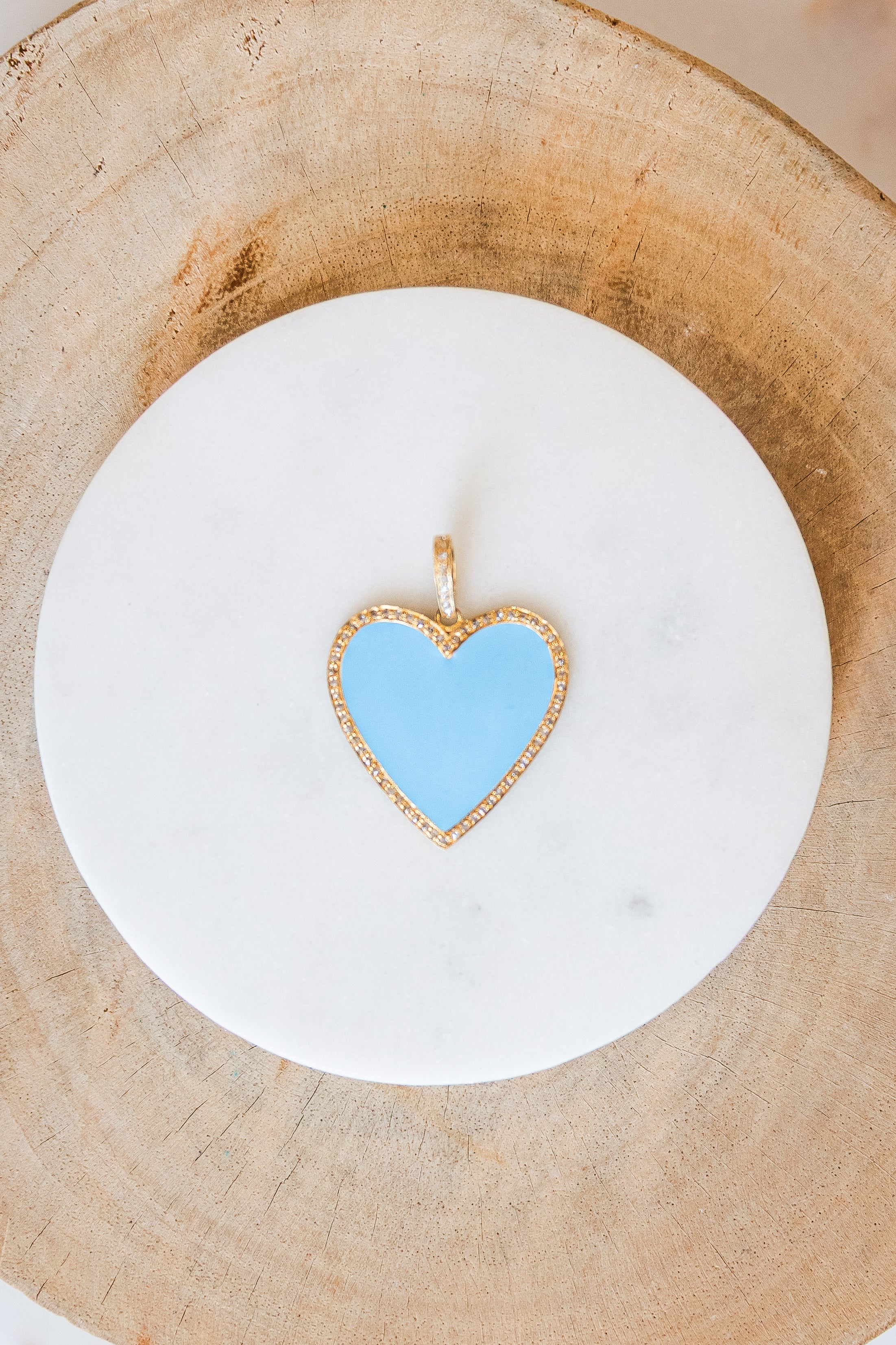 C118 - medium heart light blue/brass