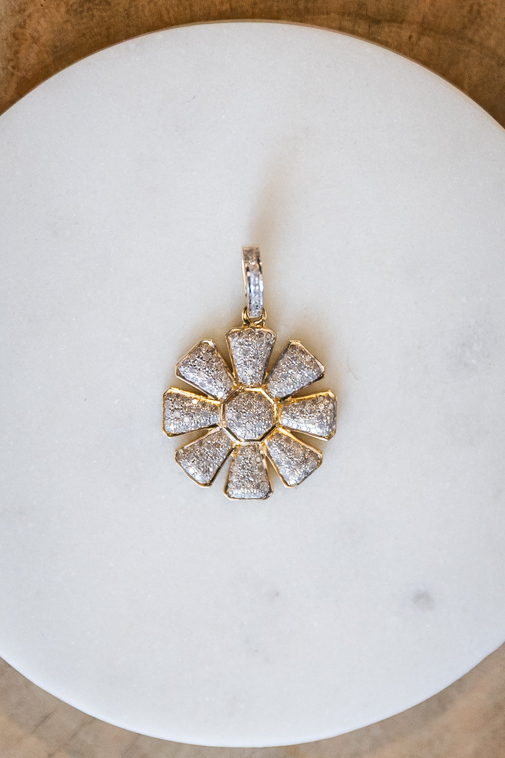 Small Pave Diamond Flower Pendant (y10558)
