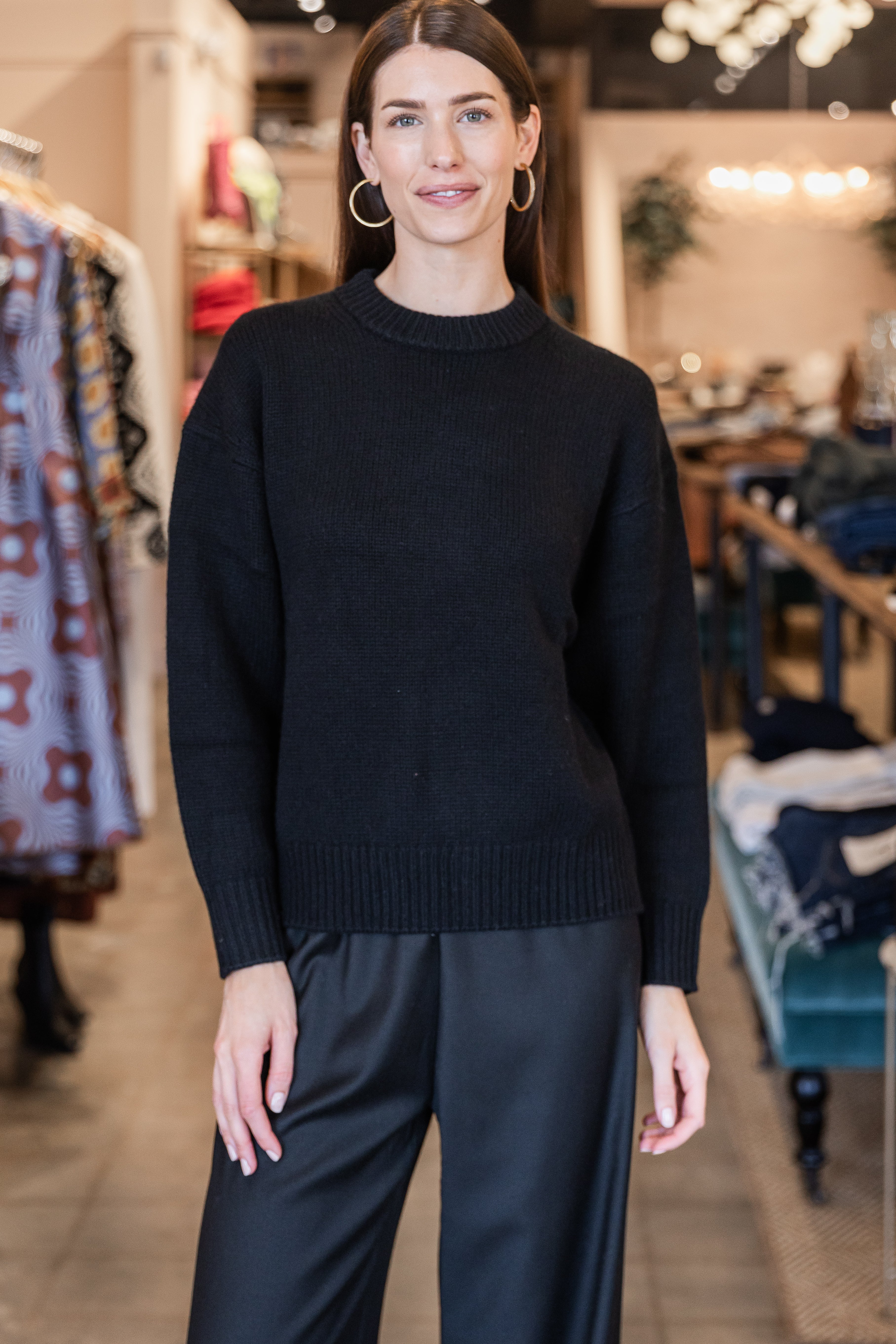 The Cashmere Signature Crew - Black