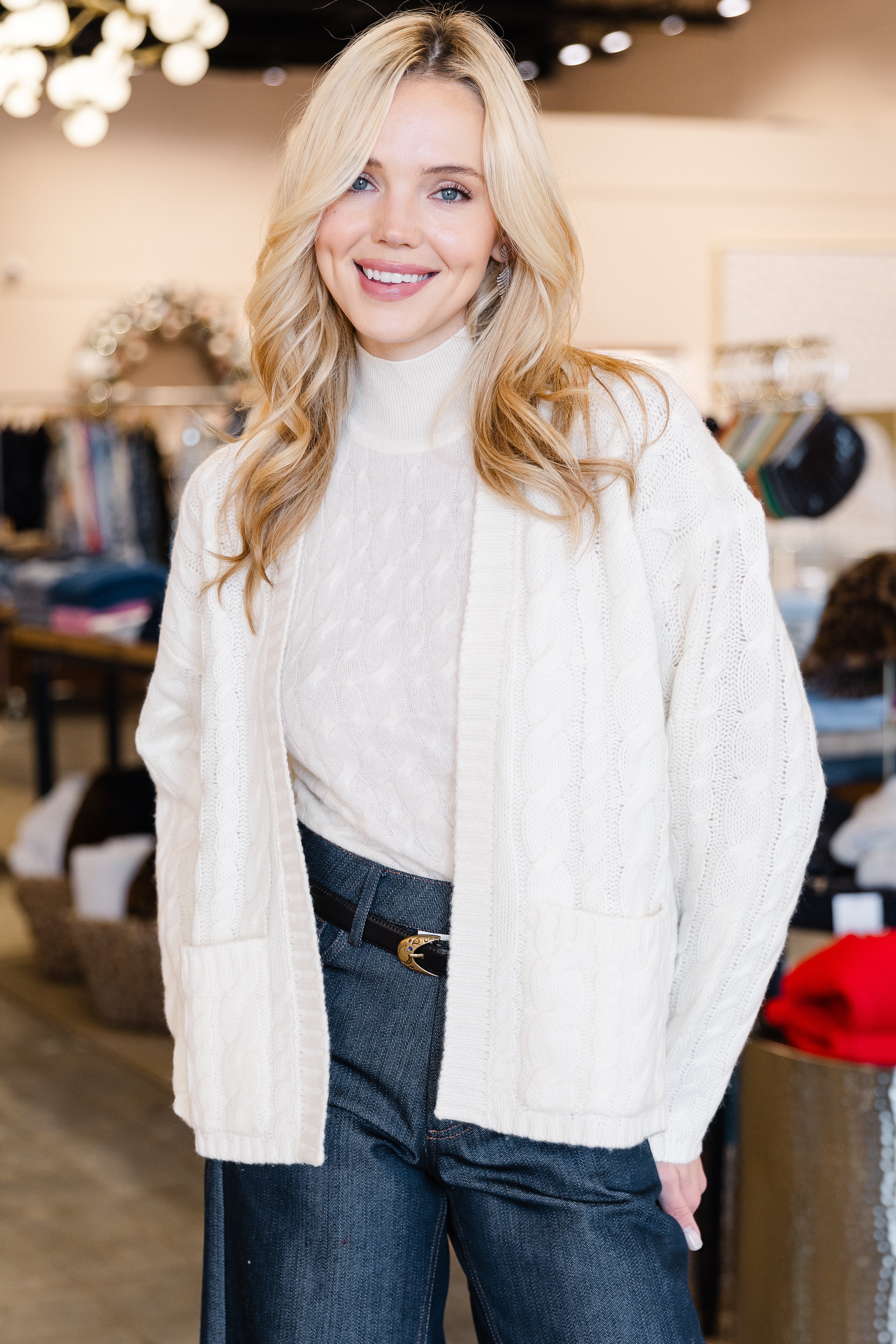 Coastal Cashmere Sleeveless Cable Turtleneck - White