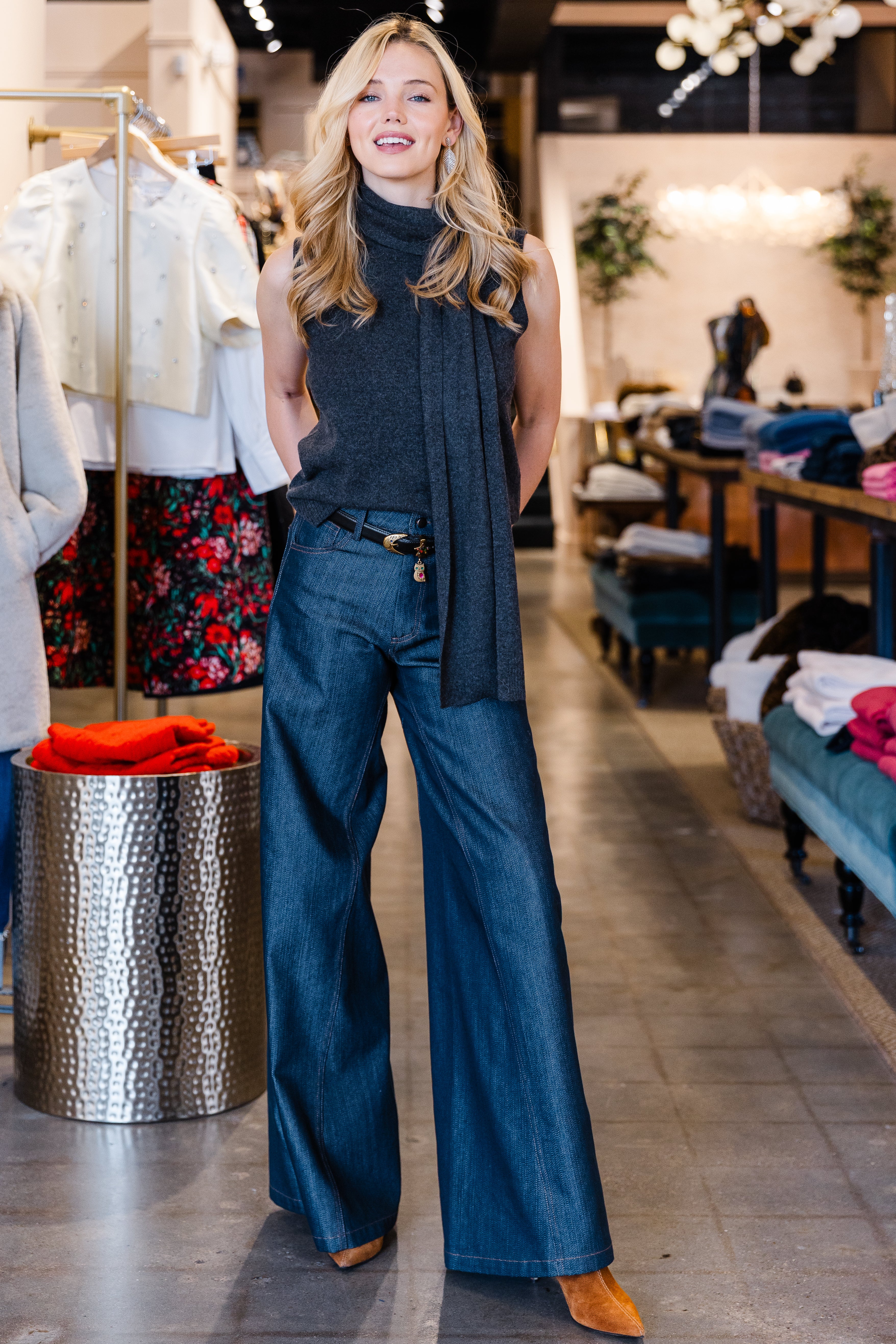 Cashmino Sleeveless Top with Scarf - Smoke