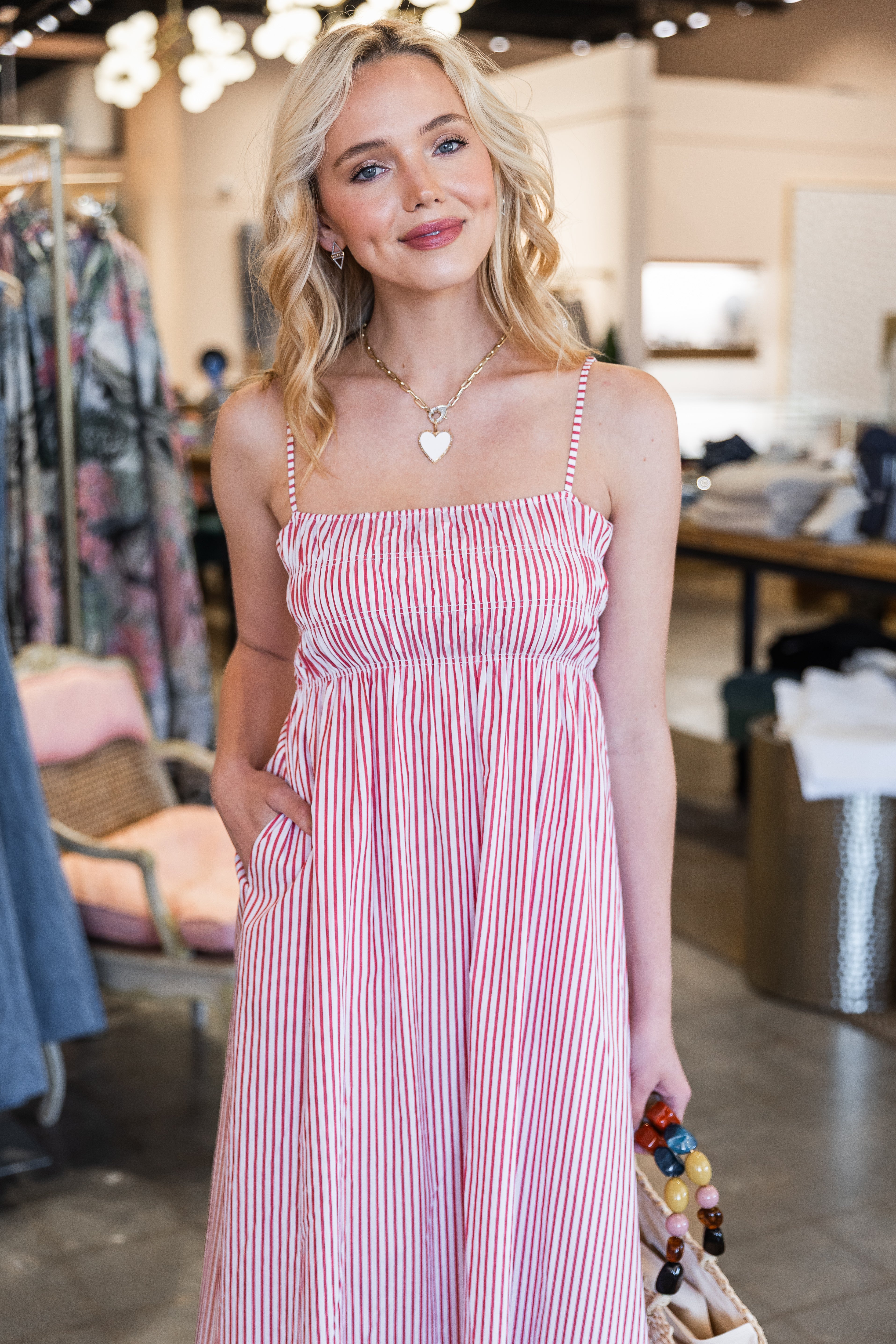 C118 - medium heart white/brass