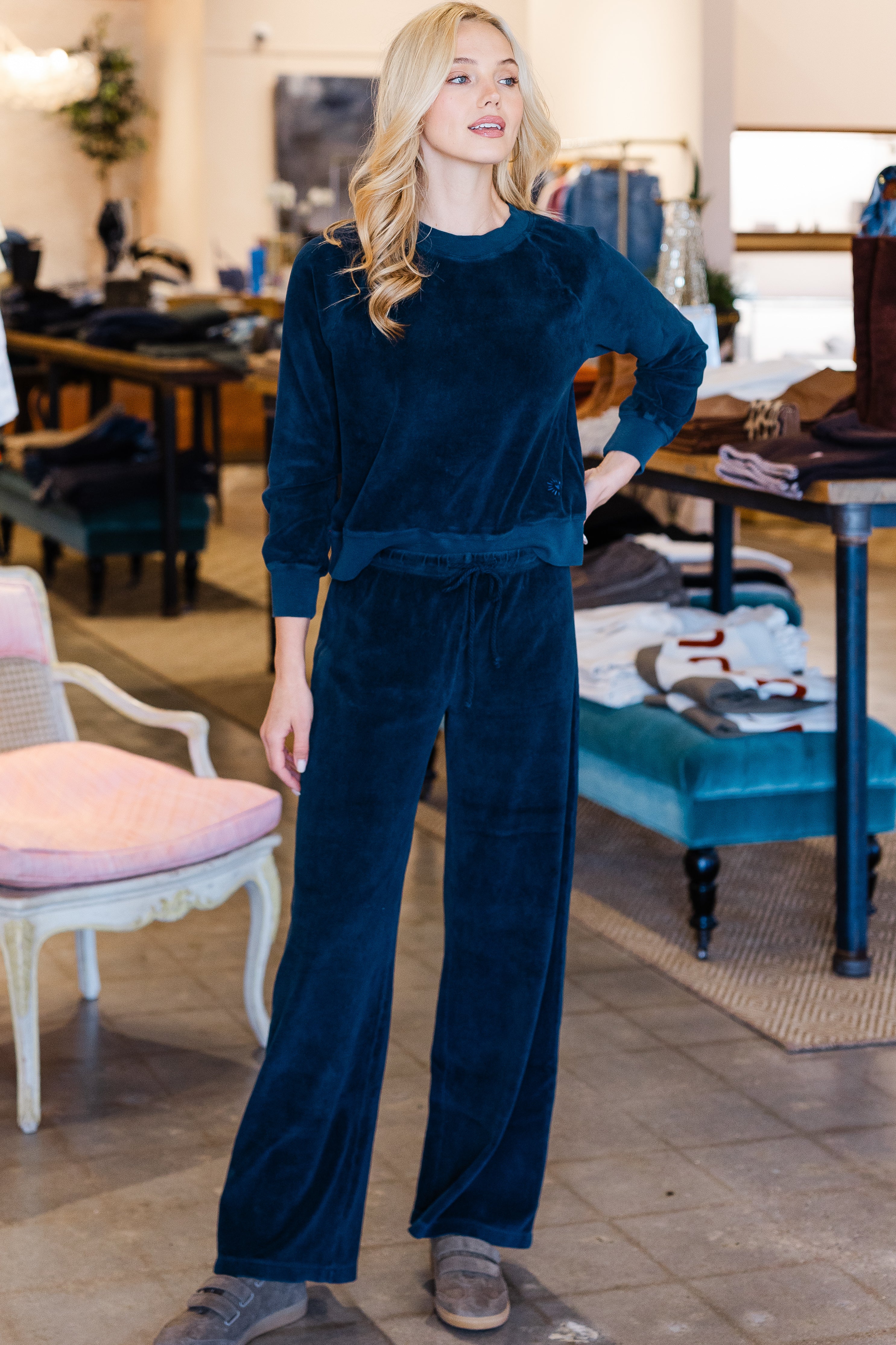 Manon Pant - Sapphire