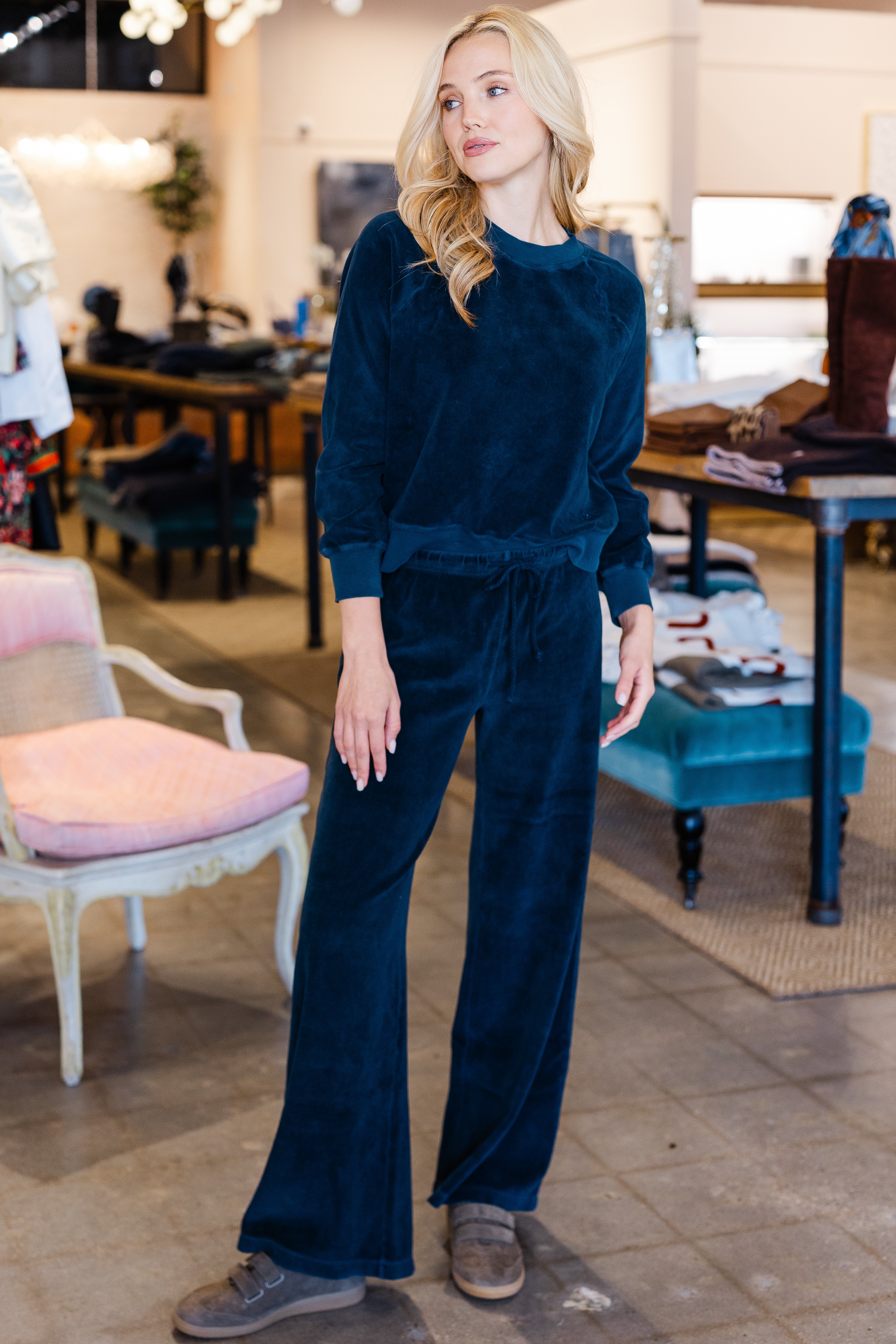 Manon Pant - Sapphire