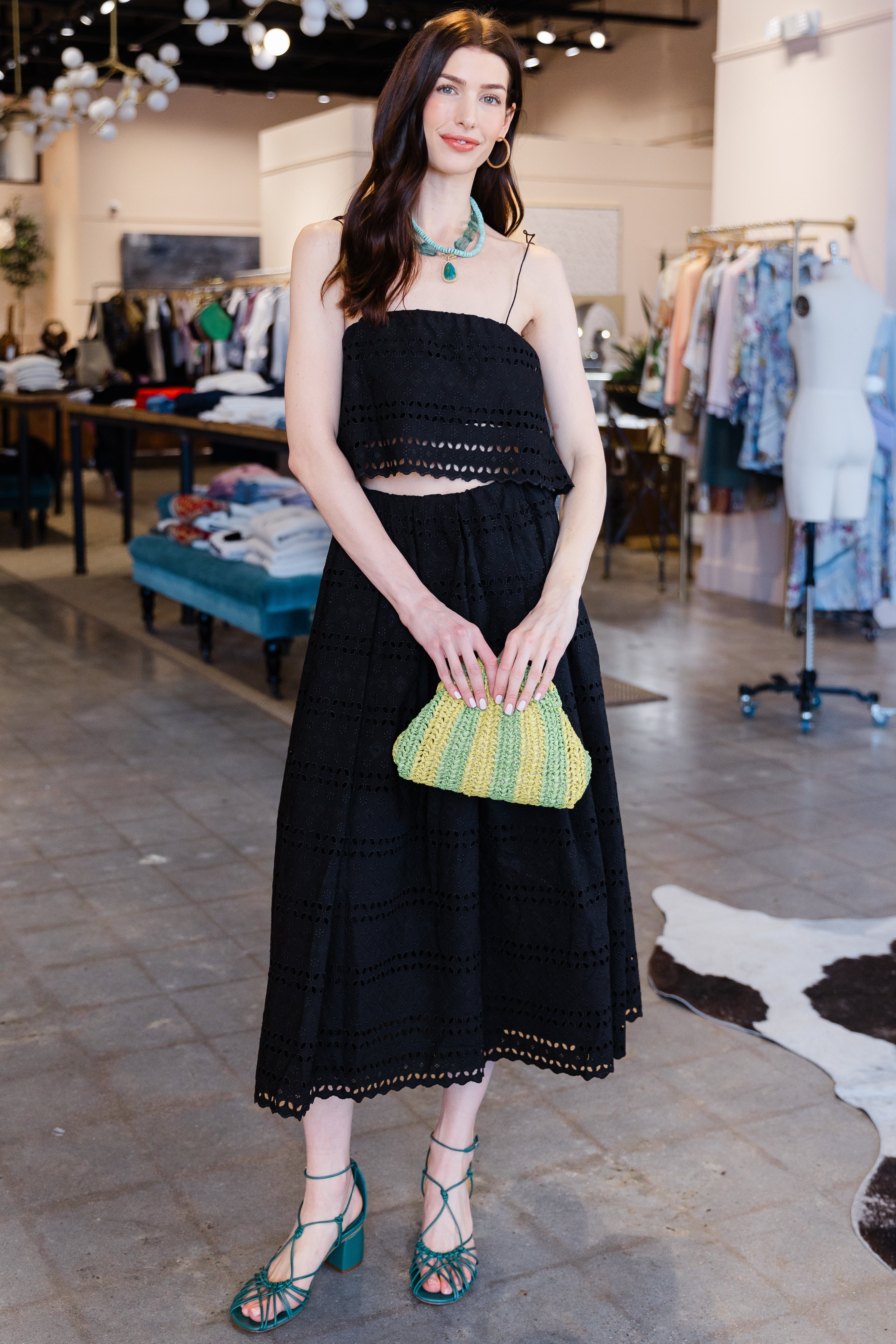 Abajo Top - Rosa Broderie Black