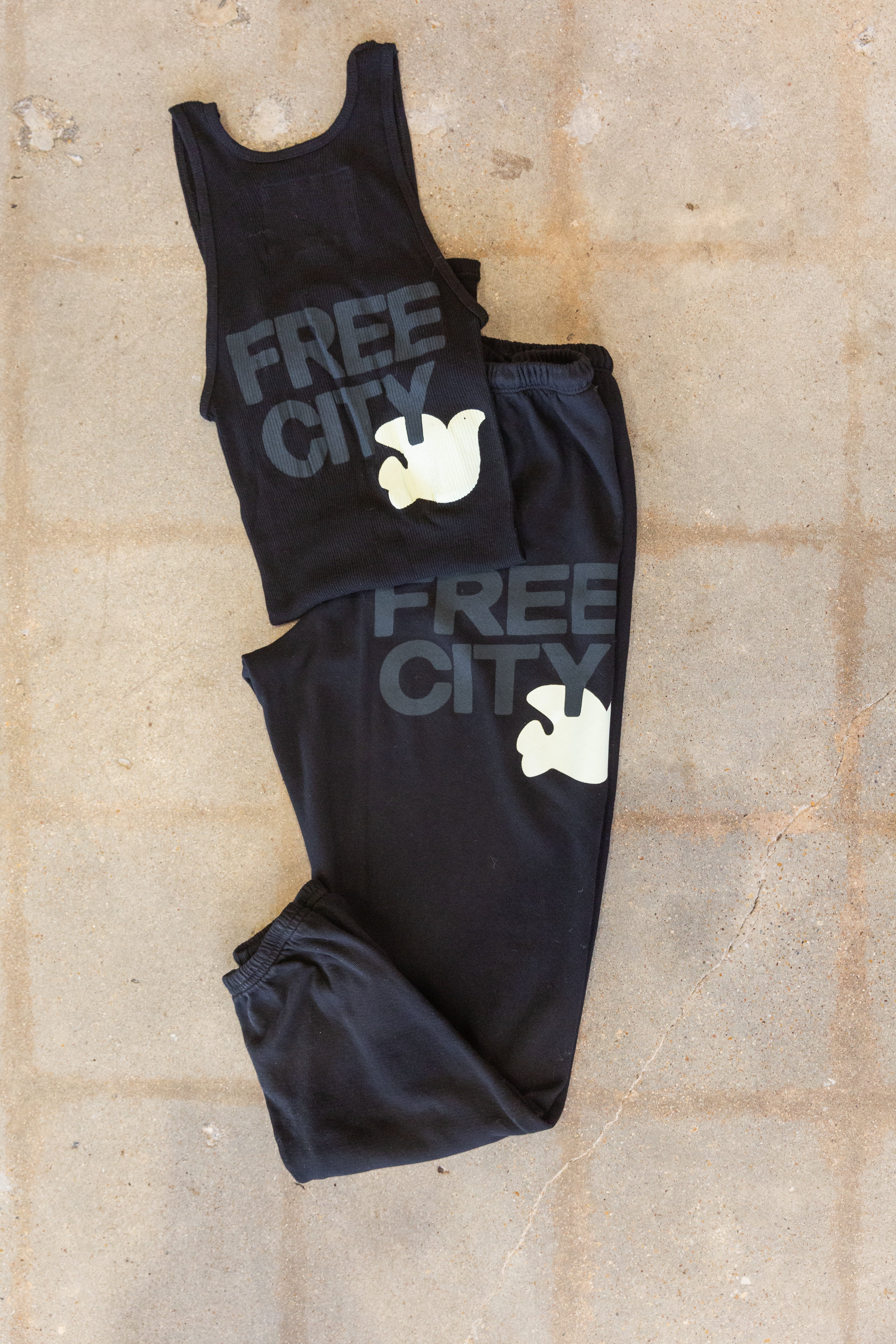 FreeCity Large Sweatpant - Blackspace Cream