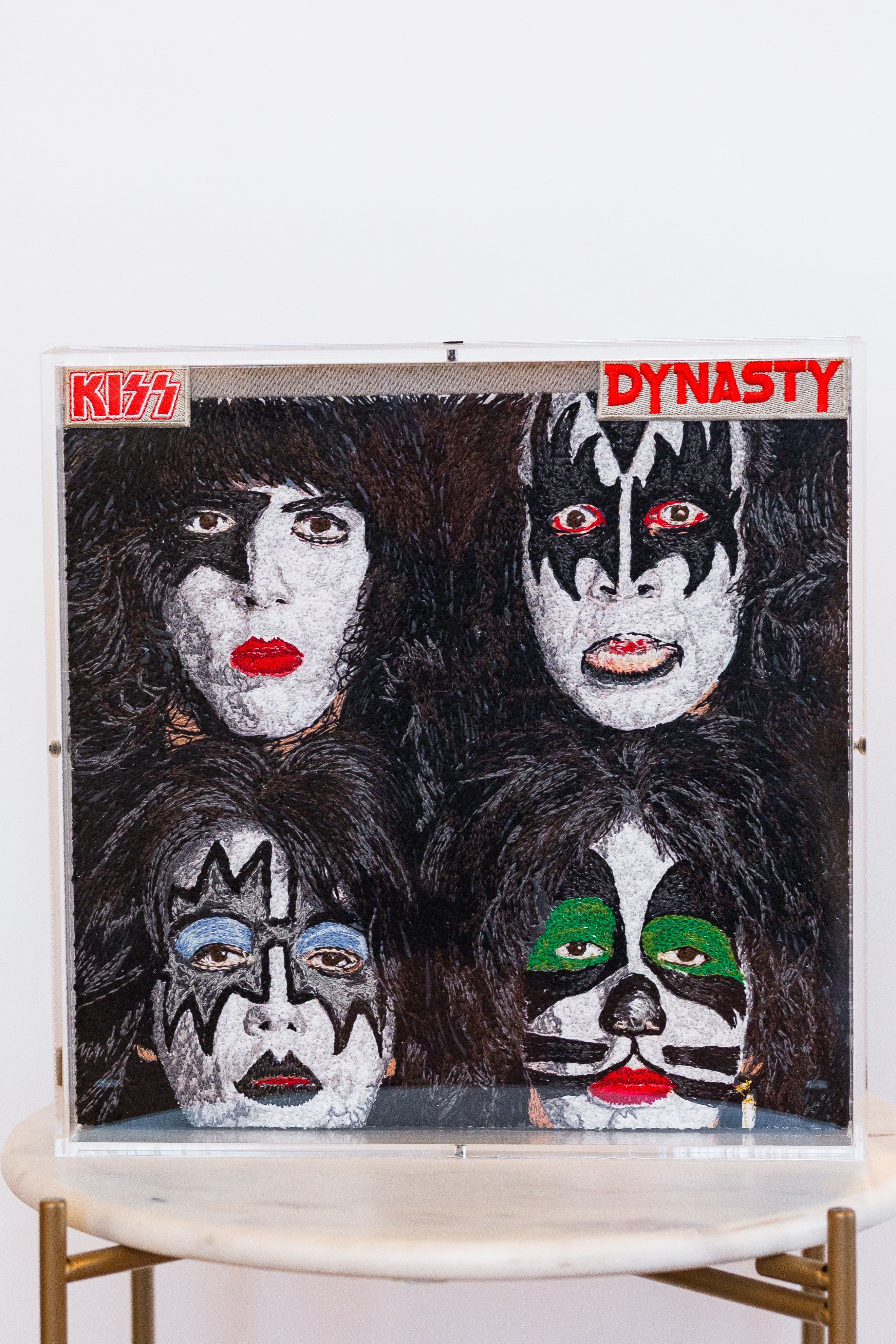 Medium KISS Album: Dynasty (SWA6)