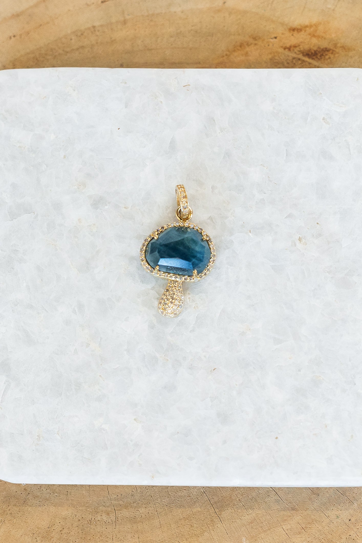 Apatite Mushroom Pendant (y10125b)