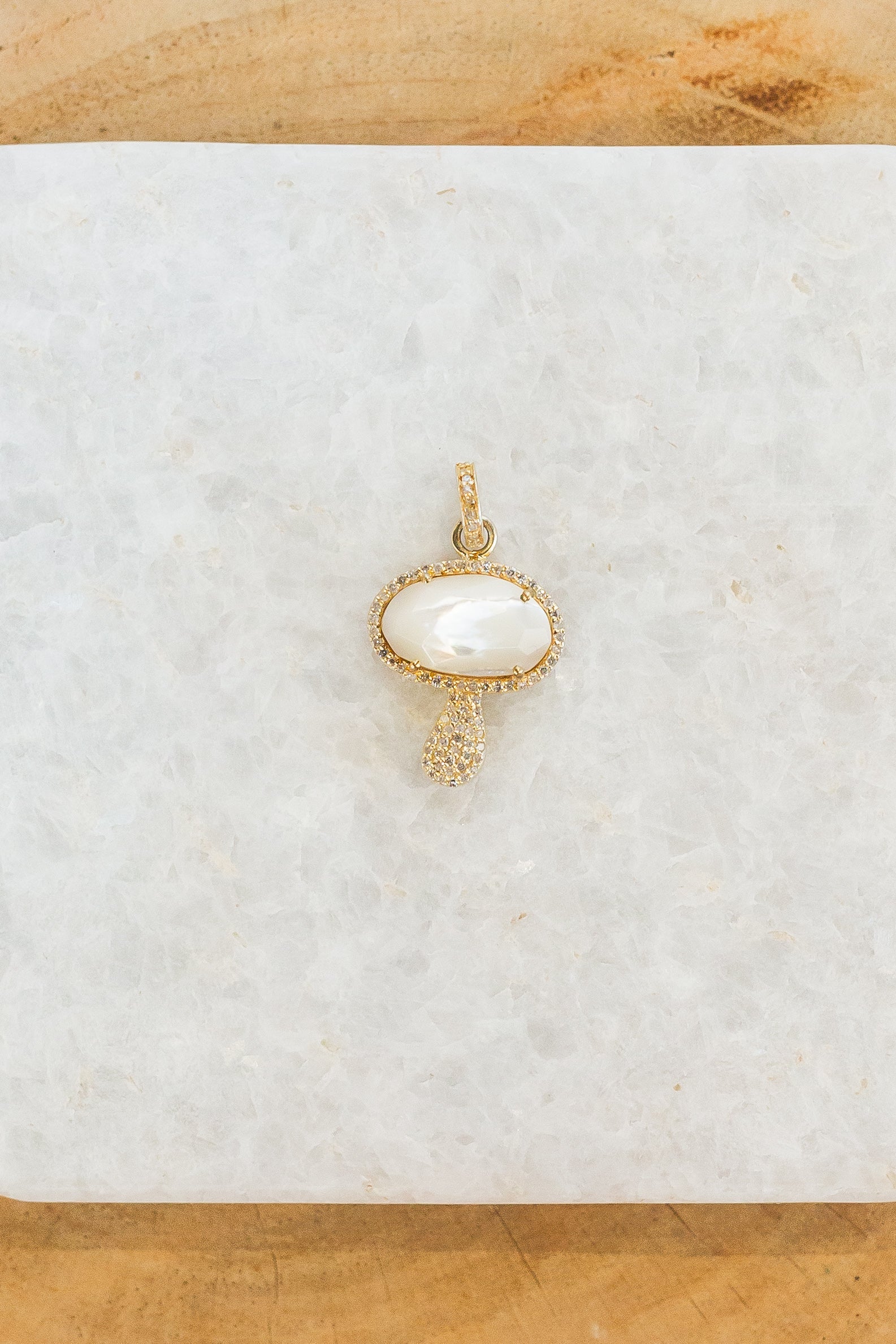 Mother of Pearl Mushroom Pendant (y10005b)