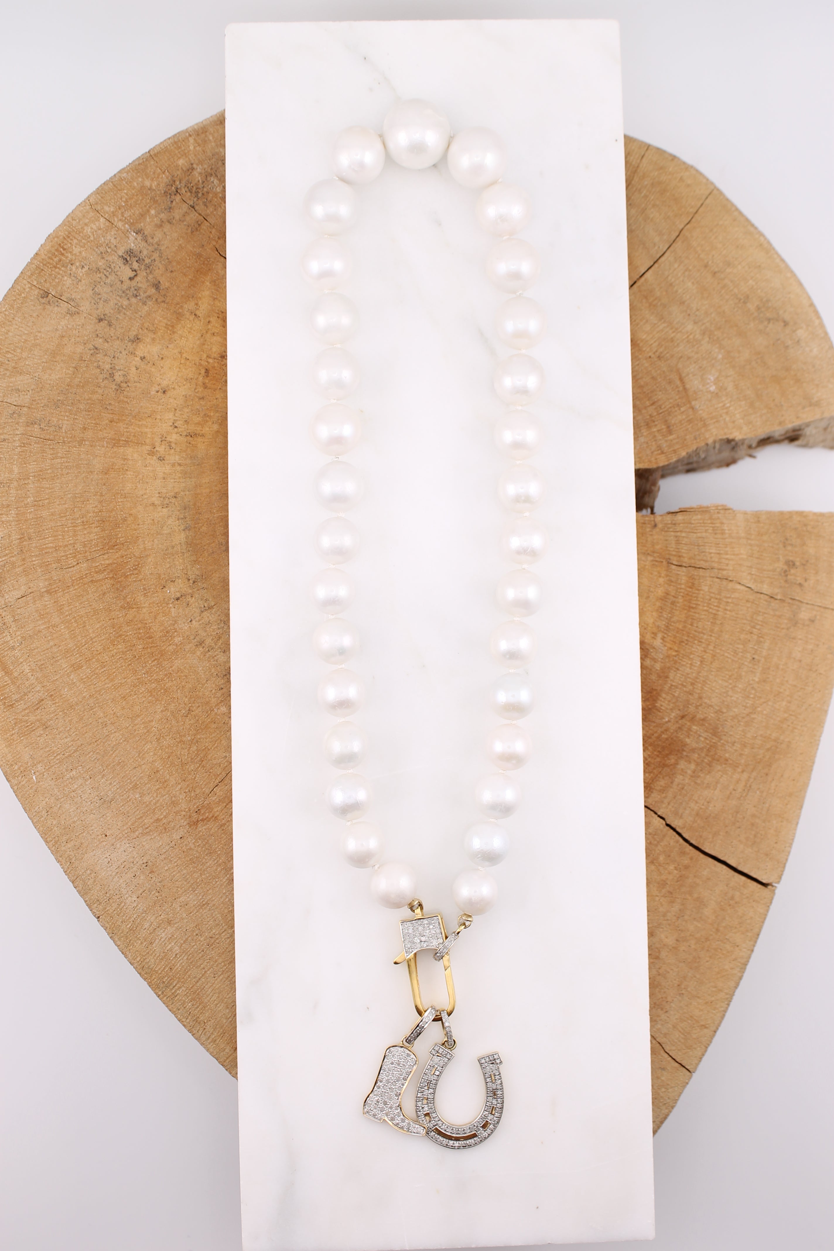 Medium Pave Diamond Horseshoe Pendant (y10869B)