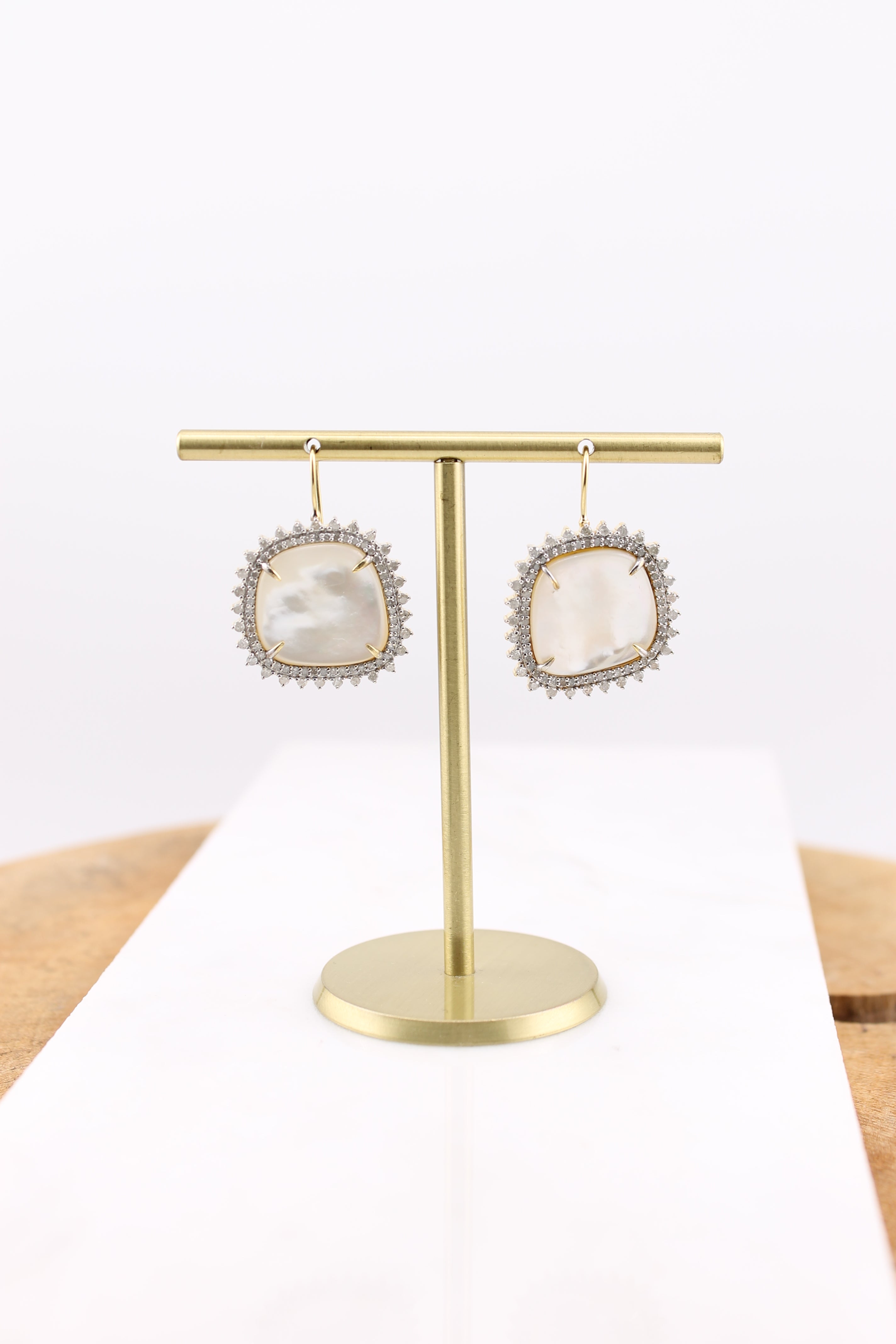 Mother of Pearl Square Earrings (y10925B)