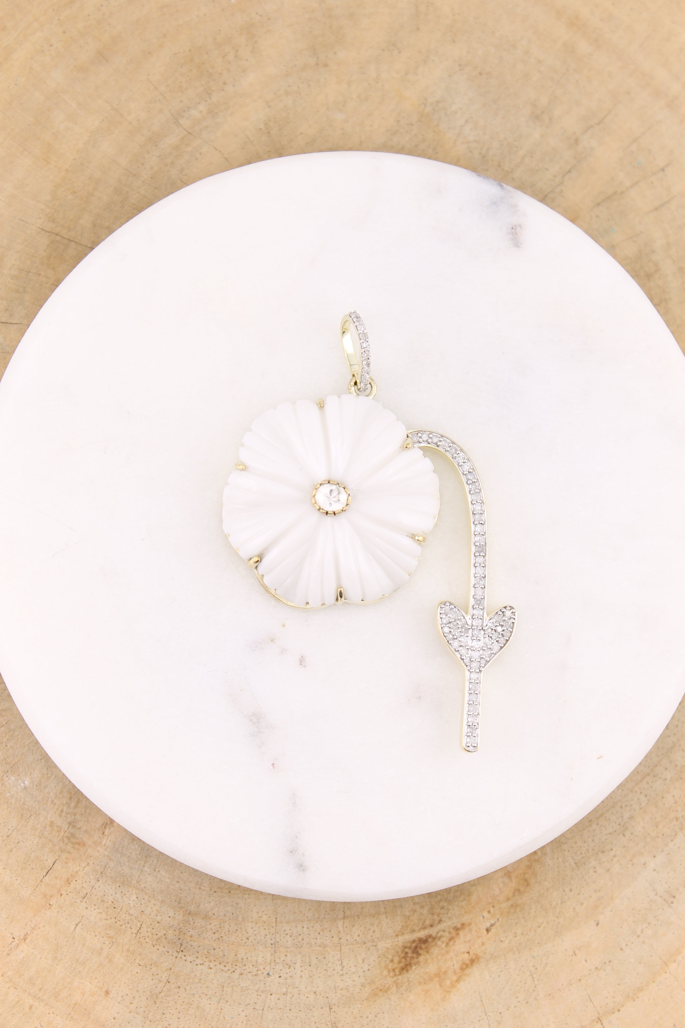 White Agate Flower Droop Pendant (y10933B)