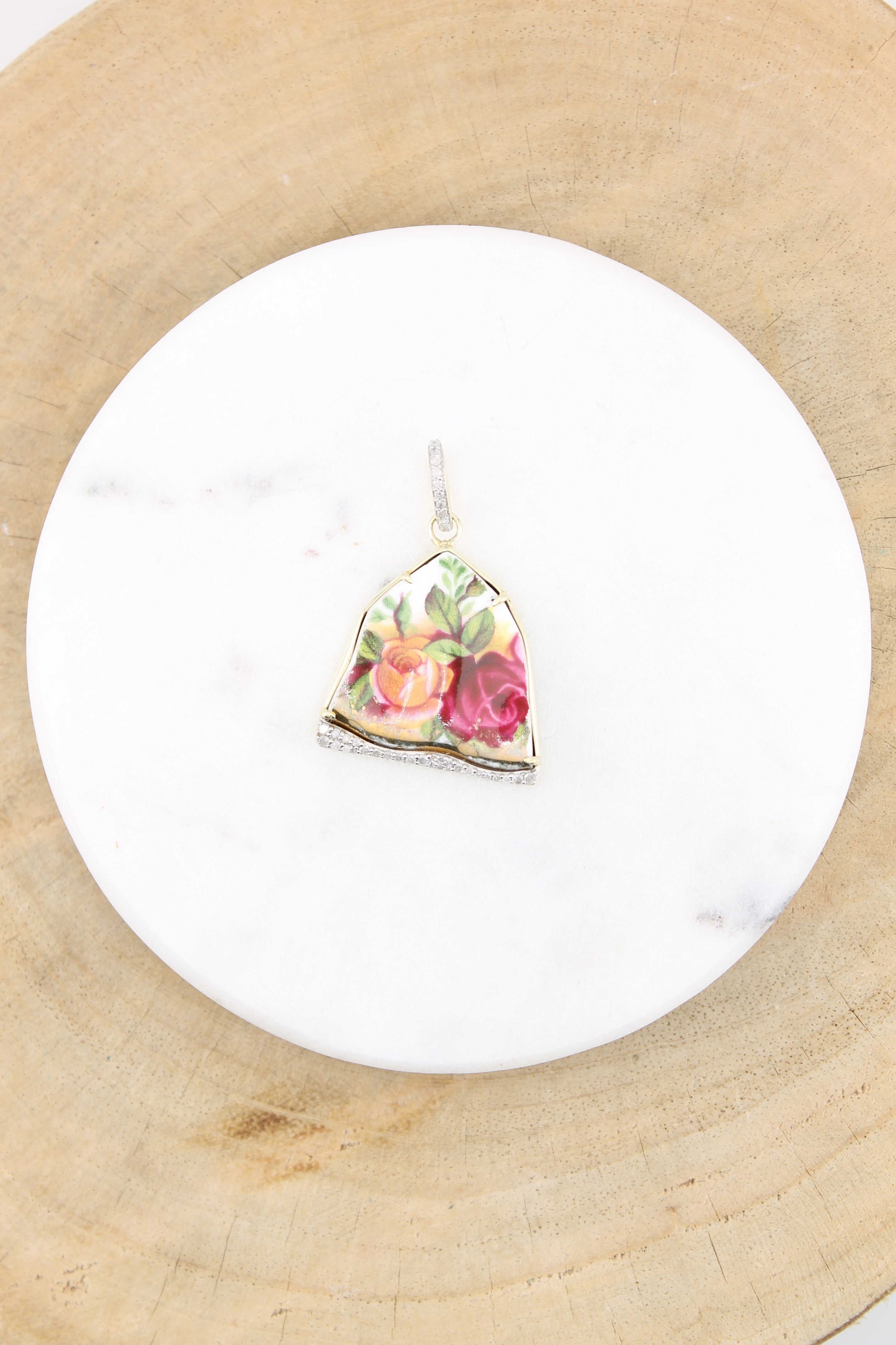 Bulgarian Porcelain Rose Plate Pendant (y10958B)