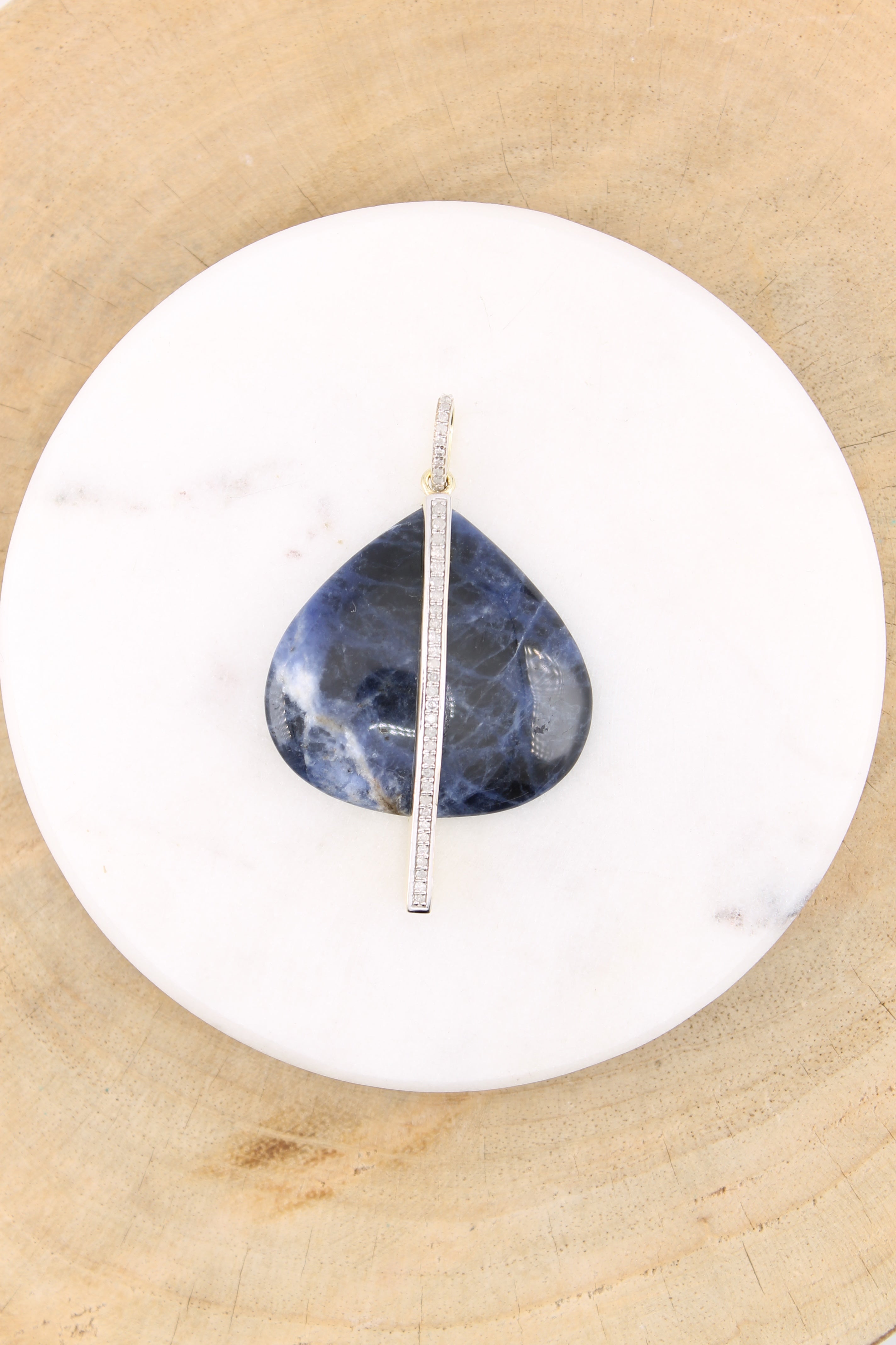 Sodalite Leaf Pendant (y10957B)