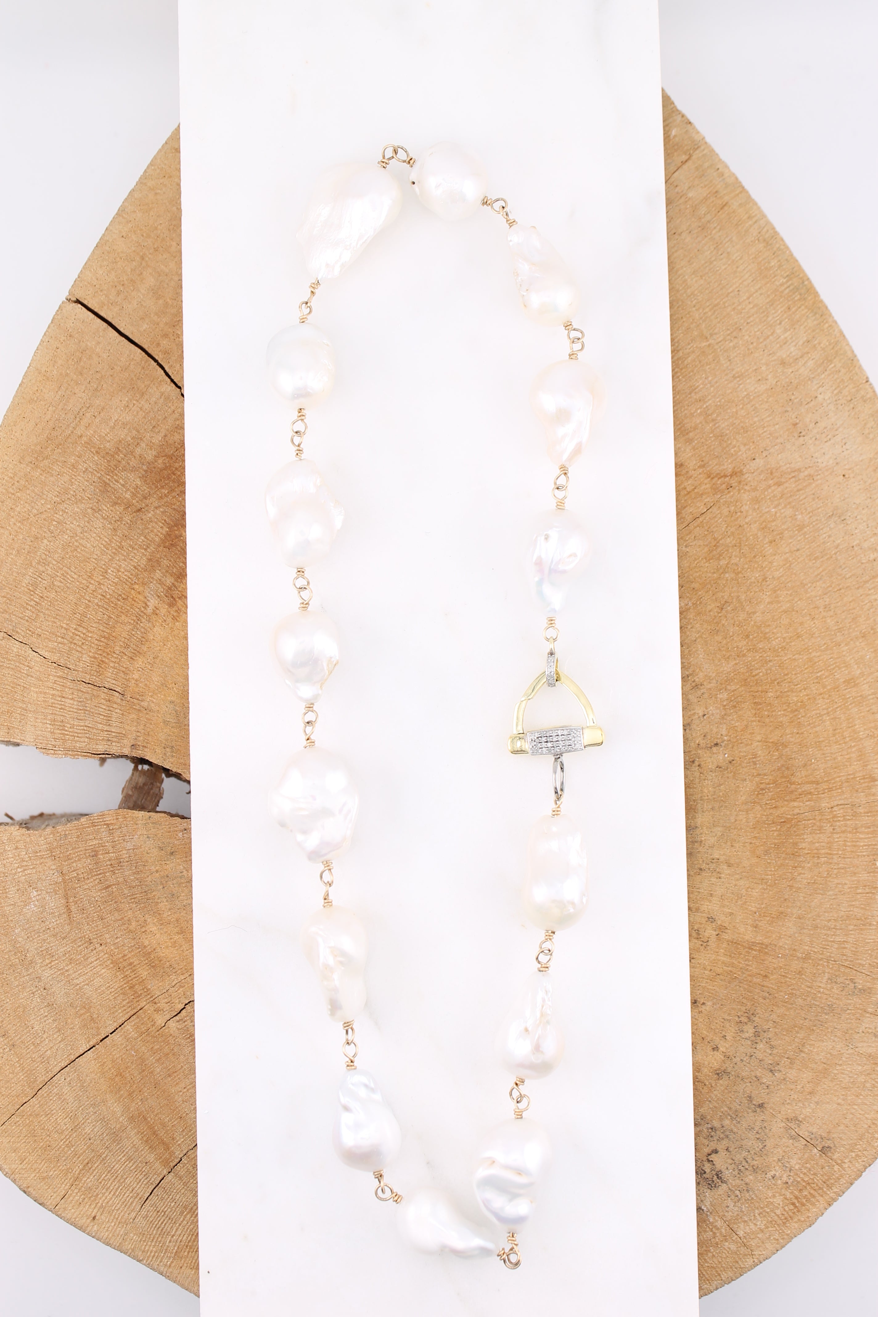 19.5" White Baroque Pearl Necklace (y9828B)