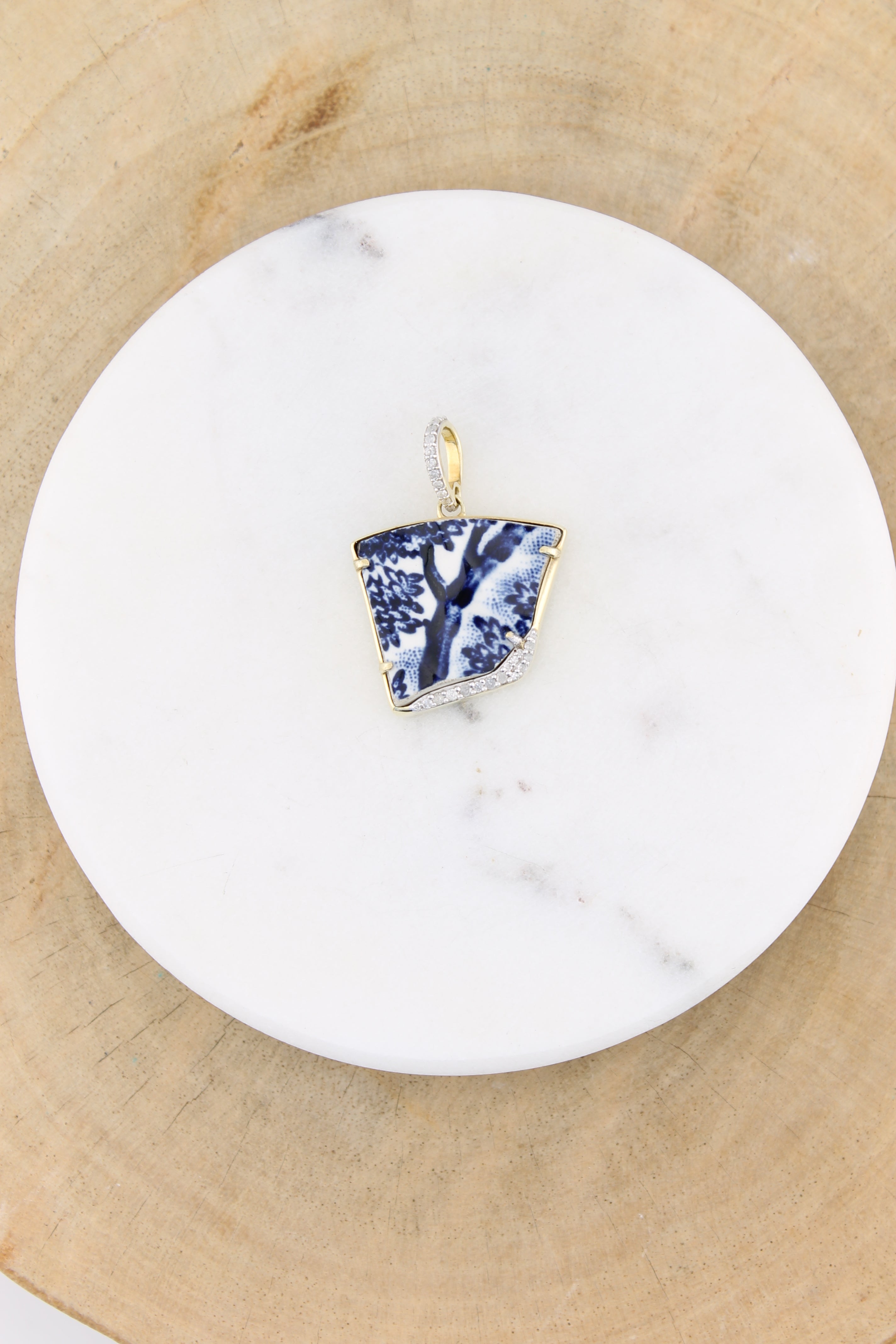 Vintage Bulgarian Blue & White Ceramic Pendant (y10936B)