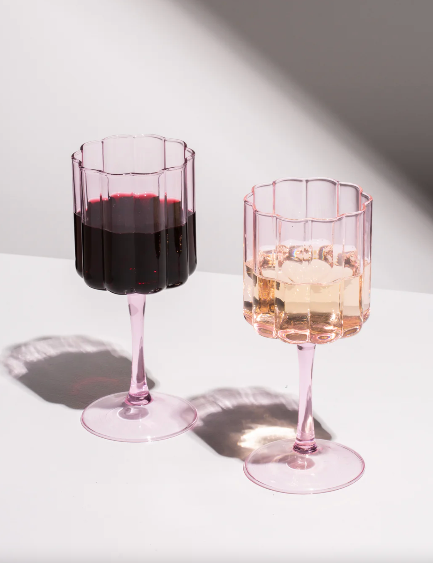 Wave Wine Glass - Set of 2 - Pink