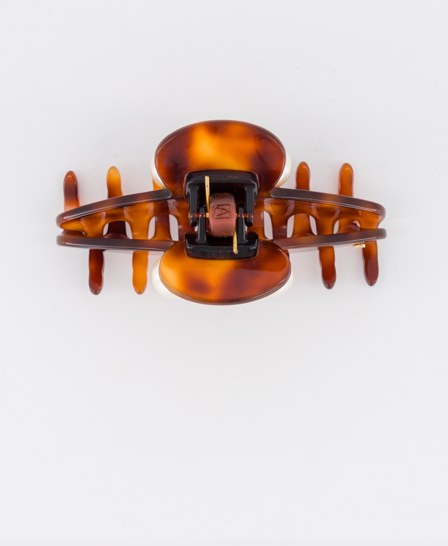 Oversize Pearl Tortoise Shell Medium Hair Jaw Clip