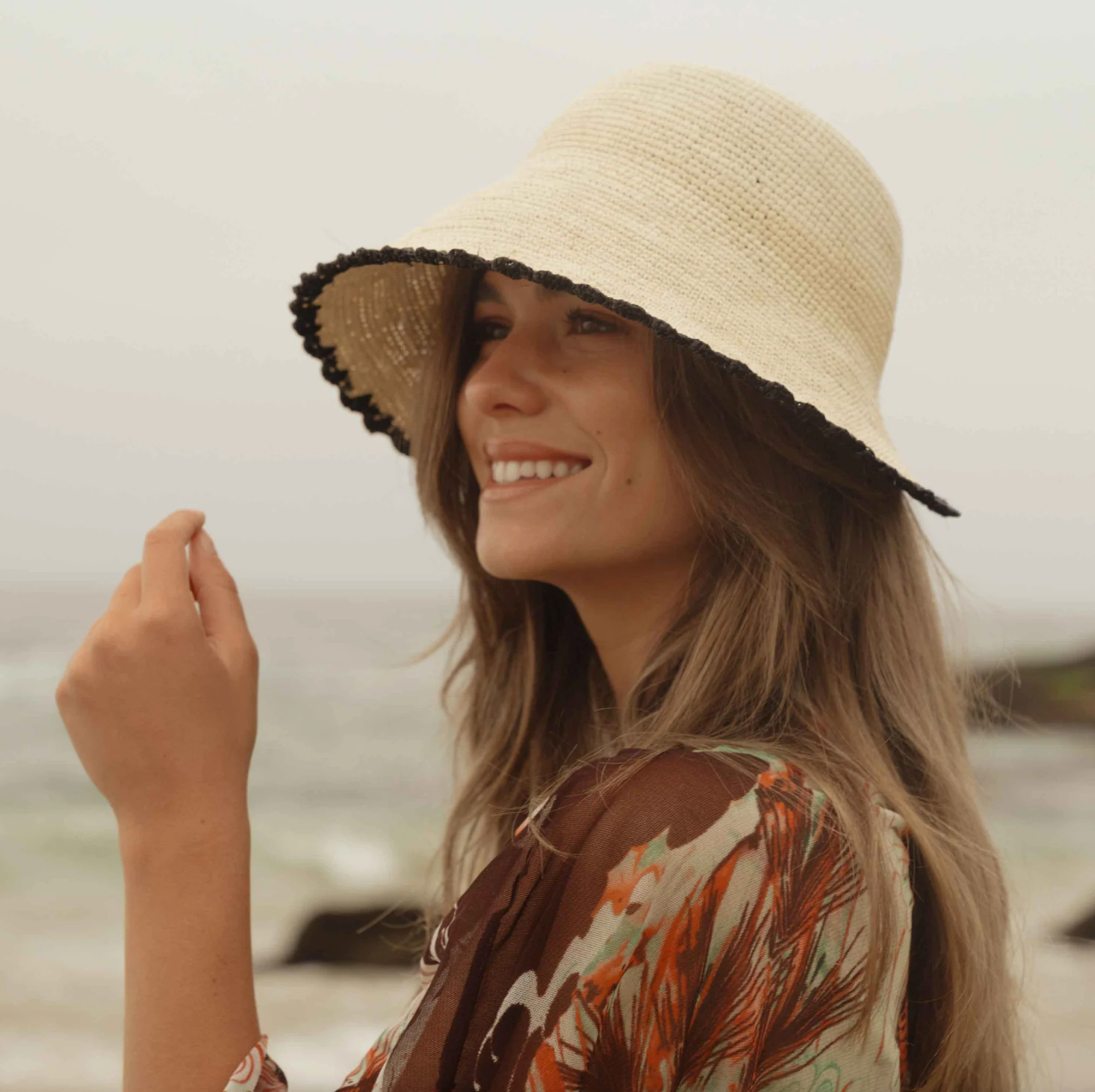 Shell Crochet Bucket Bonnet - Natural/Black