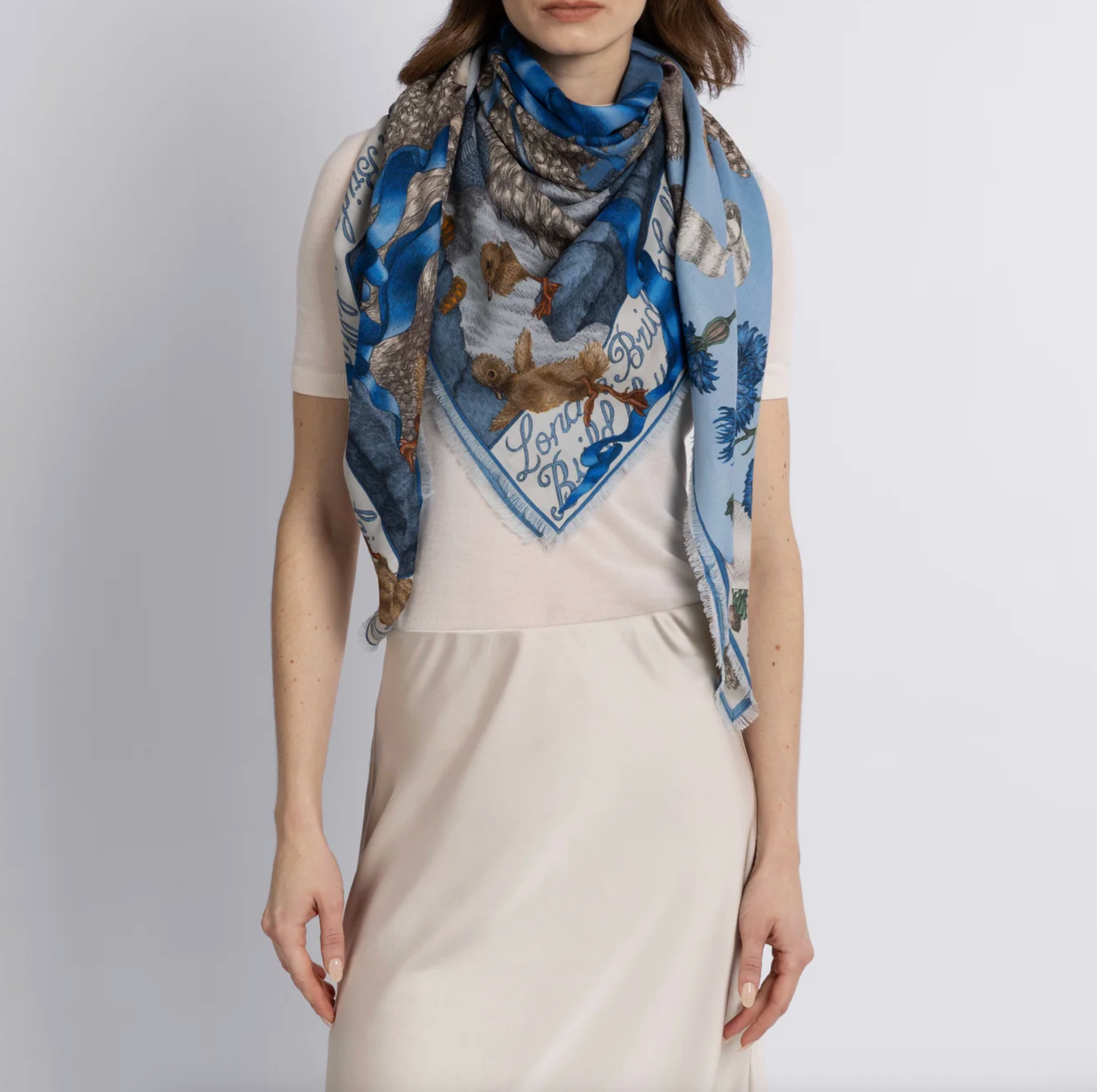 135x135 Large Silk Scarf-London Bridge-Powder/Frost