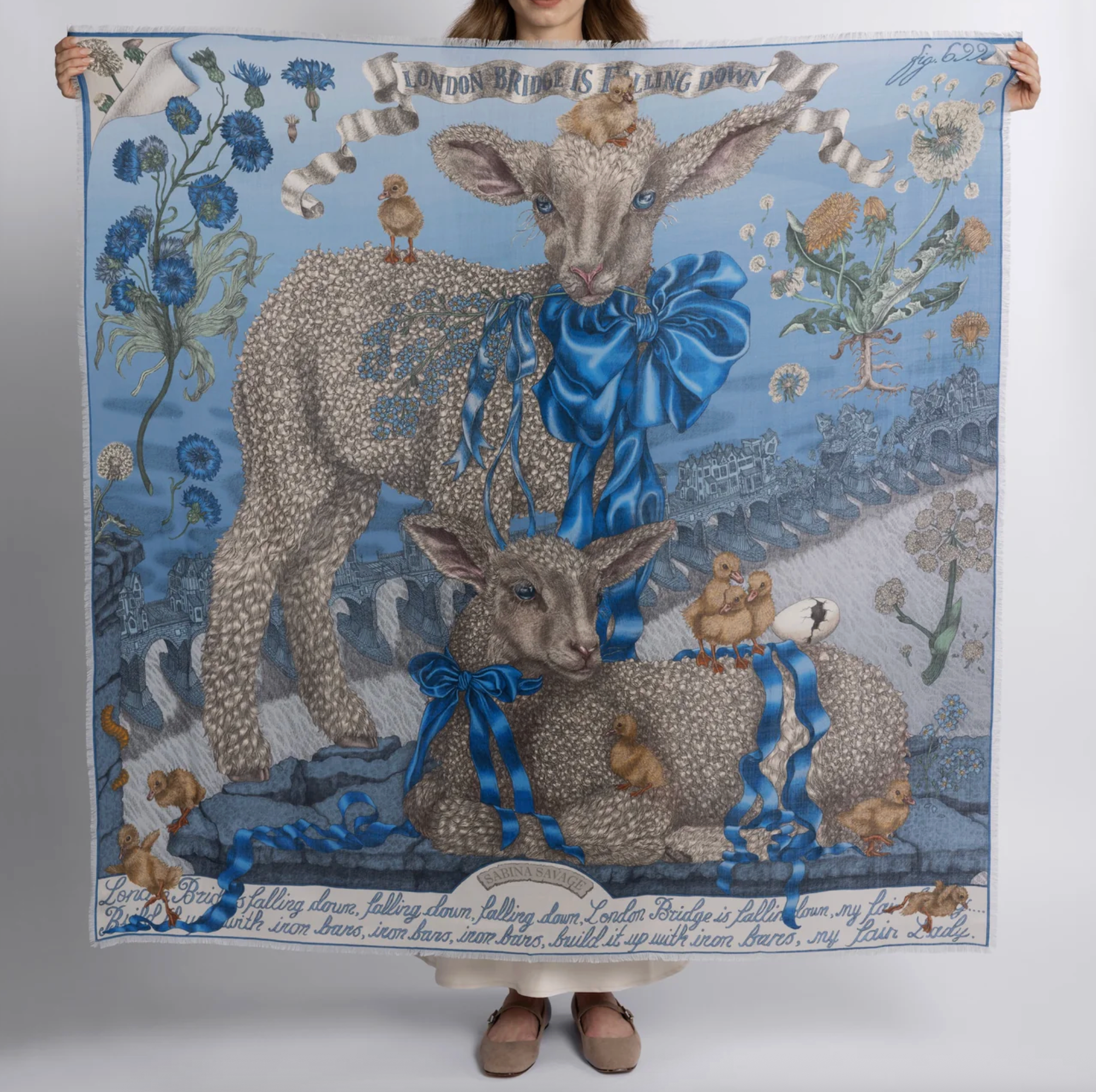 135x135 Large Silk Scarf-London Bridge-Powder/Frost