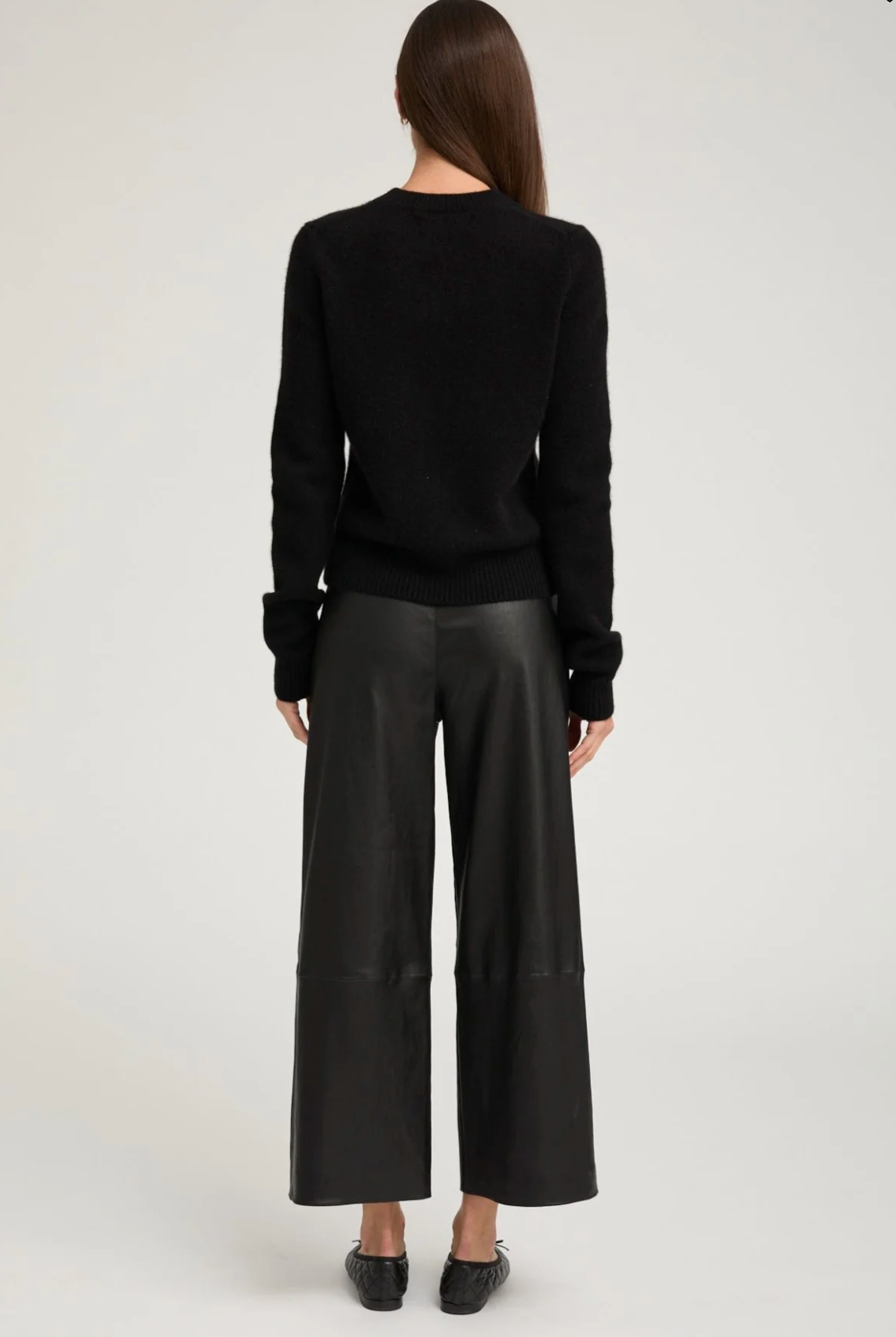 Cropped Baggy Trousers - Black